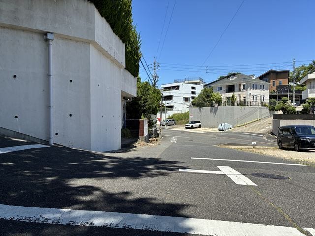 交通量の少ない道路です