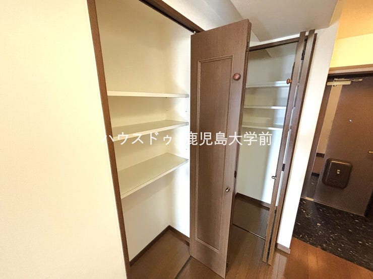 廊下にも収納があり、お部屋はいつでもスッキリ☆