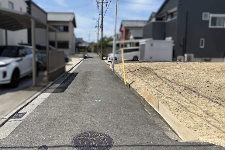 *南東側前面道路*