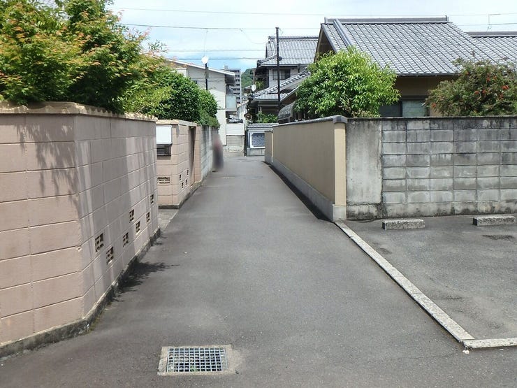 東側道路