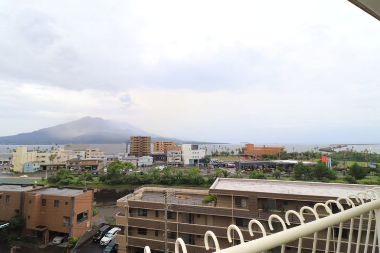 清水町 トーカンマンション多賀山 【眺望写真】
バルコニーからの眺望写真です。桜島や錦江湾を眺望できます