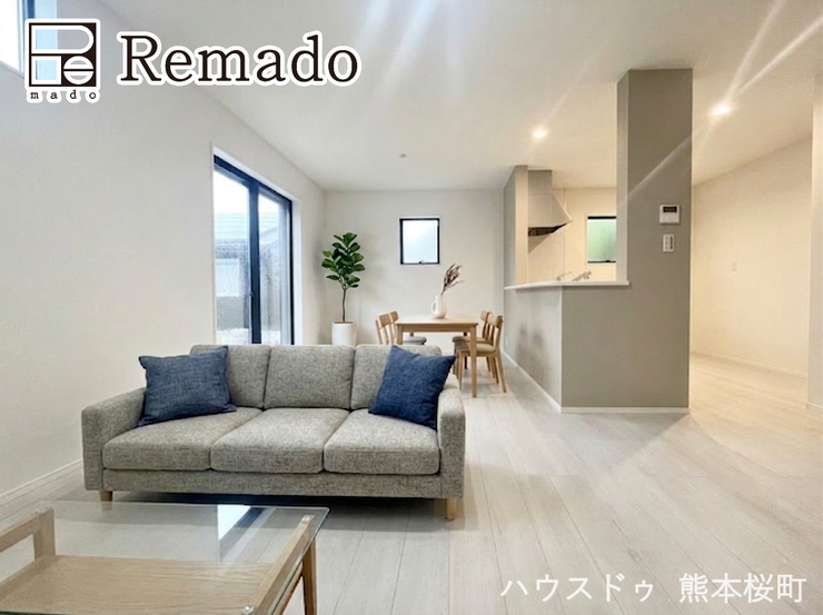 ■家族の笑顔が集う中心地■お気に入りの家具を迎え、窓からは心地の良い光が差し込みます。※CGで家具を配置しています。