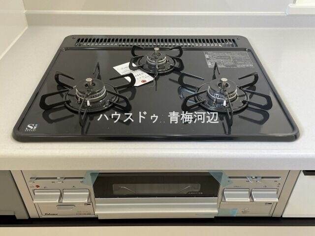 三口コンロ:複数の料理を同時に進められ、家事効率がアップします。
