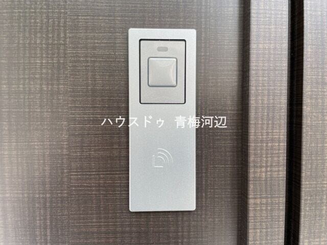 カードキー:カードキー対応で、鍵の出し入れがスムーズ。毎日の出入りが快適です。
