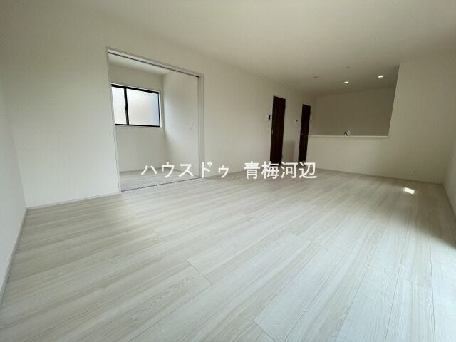 18帖リビング:家具をレイアウトしやすい長方形のリビングです。お気に入りの家具を置くのが楽しみになりますね。
