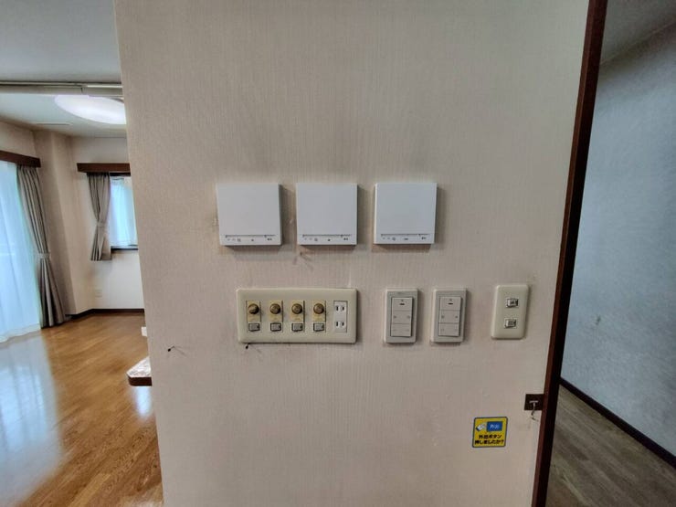 エアコンのリモコン類 リビングに集中してあります