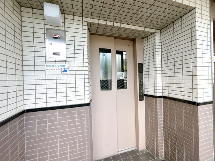 エレベーター付のマンションです。