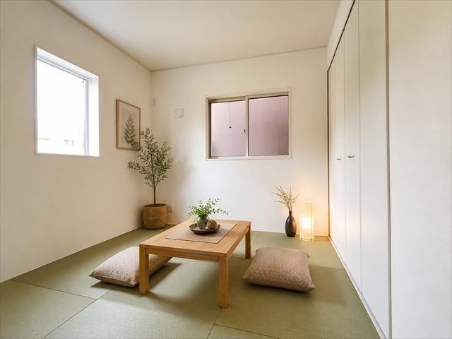 1階4畳:
※画像はイメージです。実際の写真に家具や調度品をCG合成したものです。(家具等は販売に含まれておりません)