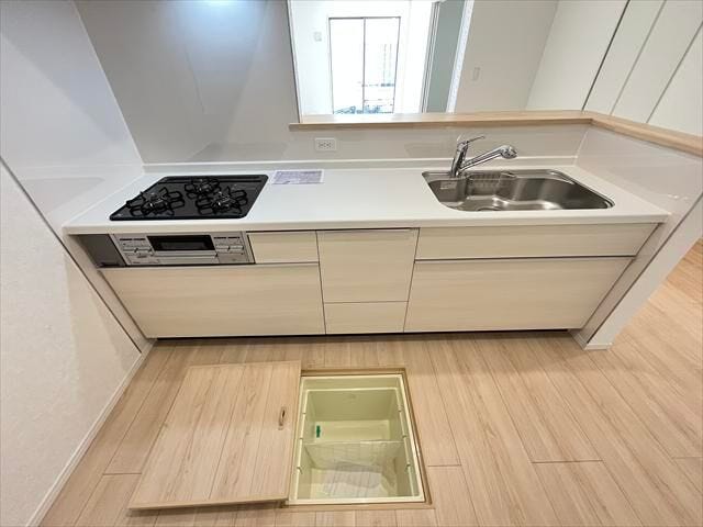 ◆床下収納◆あまり使うことのない調理器具や非常食を収納しておけますね♪