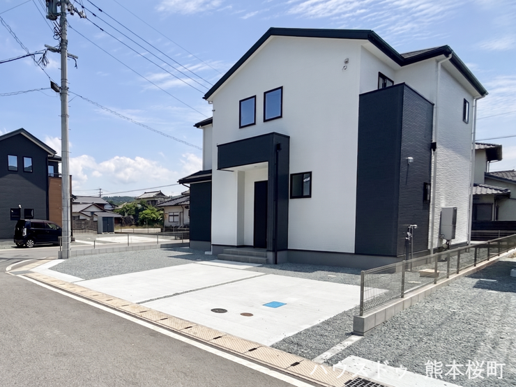 ■車と趣味の幅が広がる場所■単なる駐車スペースではない、洗車やタイヤ交換、DIYにも使える多目的な屋外スペースです。