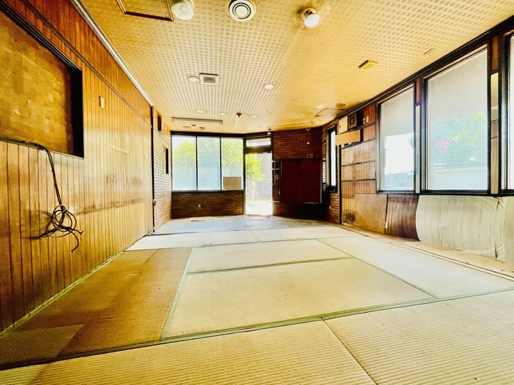 広々1F畳コーナー9帖。
店舗横事務所としてもご利用頂けます。