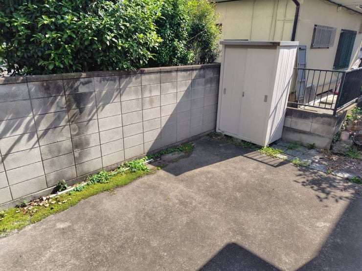 お庭に物置付き