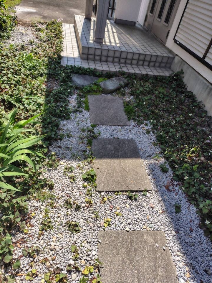 玄関アプローチ