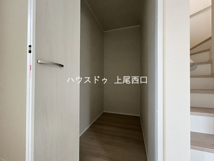 2階リビング収納