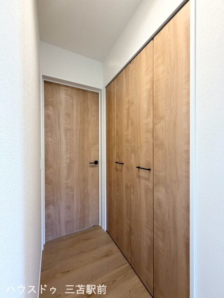 廊下収納もたっぷりあります!