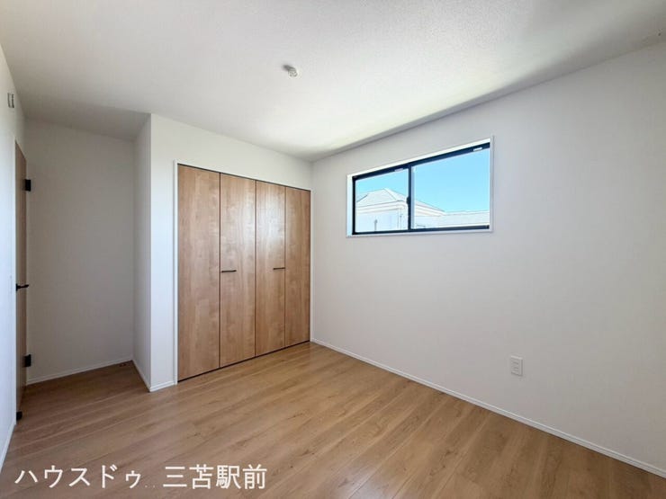5.7帖洋室。お子様部屋や書斎にオススメです!
