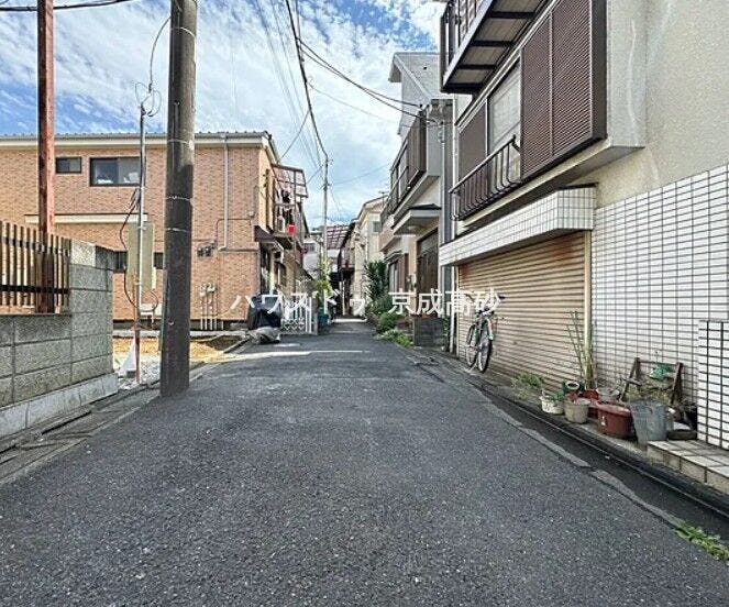 前面道路含む外観