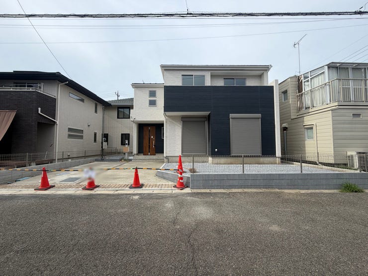 【外観】
★敷地面積約45坪!
★カースペース2台可!