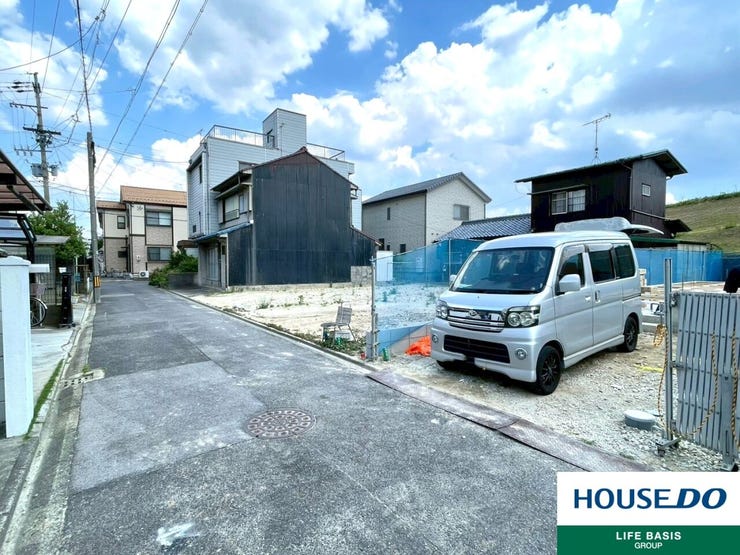 【前面道路】閑静な住宅街となっております。車通りも少ないので駐車も安心です。お子様のいるご家庭は安心して送り出せますね♪現地を実際に見ていただくことでしか分からない情報が沢山あります!