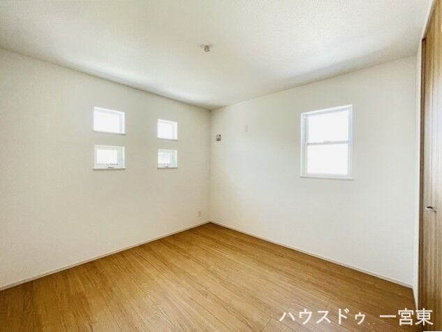 【6.6帖】明るく、収納スペースも完備された洋室は、子供部屋としても、寝室としてもお使い頂けます。