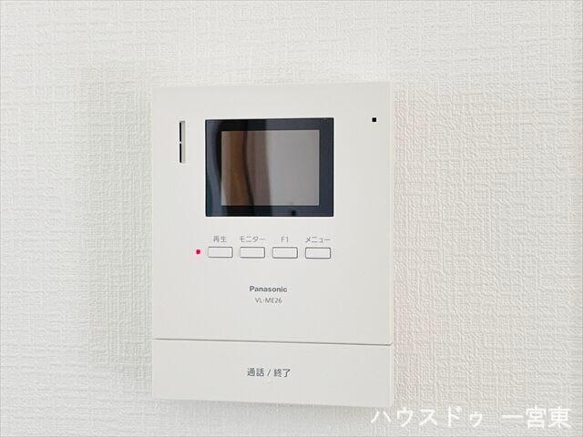 【モニター付きインターホン】来客対応をスマートにしながら、安全性も高める便利な設備。日常の安心感をプラスします。