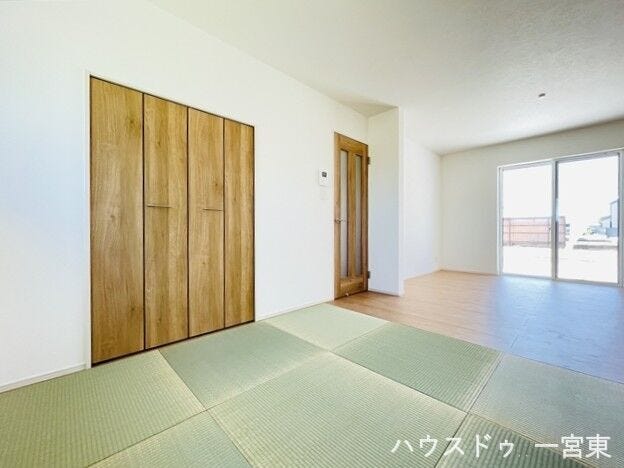 【畳コーナー】くつろぎの空間として最適。子どもの遊び場やちょっとした休憩スペースにも便利です。