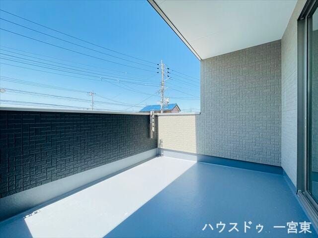 南面に広がるワイドバルコニー。明るい空間でのびのび過ごせるプラン。