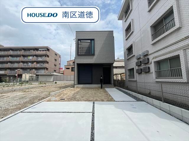 【外観】
天井が高い開放的な空間が魅力♪
名鉄名古屋本線/桜駅 徒歩約16分、地下鉄桜通線/桜本町駅 徒歩約19分。
