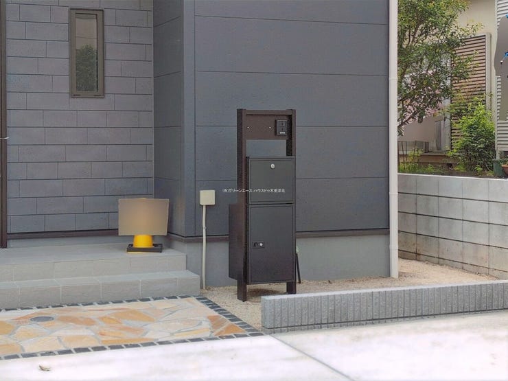 宅配ボックス付き、機能門柱完備♪