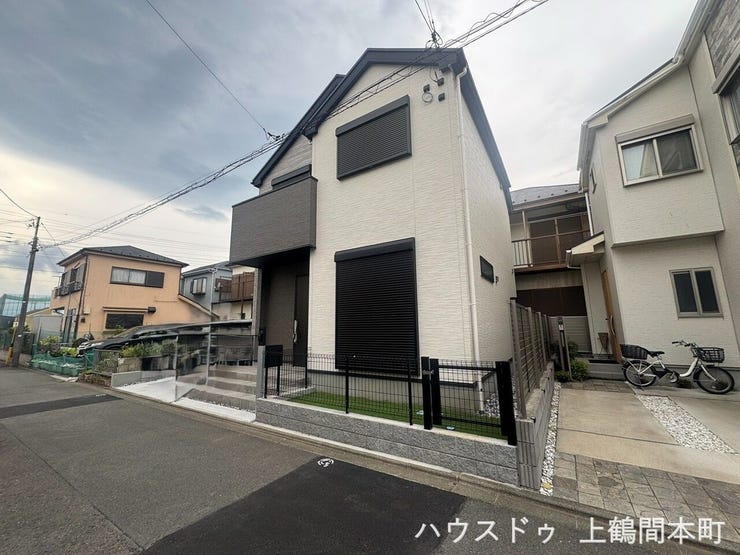 全面公道も余裕があり車の出し入れができます。