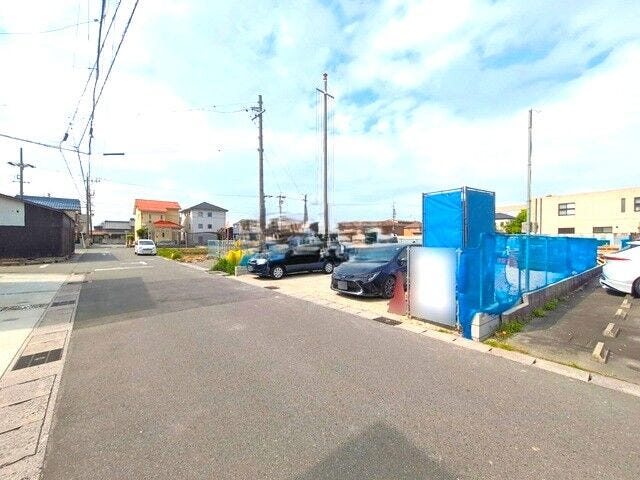 東側前面道路