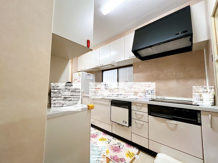 大きなシンクと調理台で、キッチンでの作業がはかどります♪