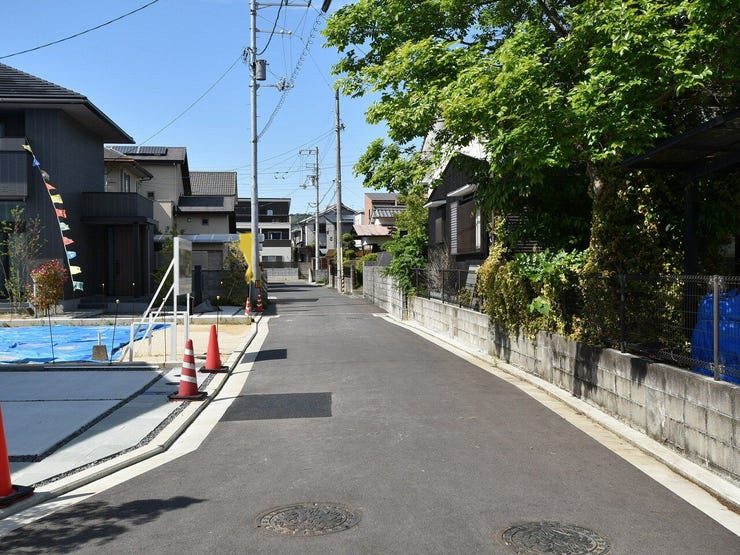 東側道路