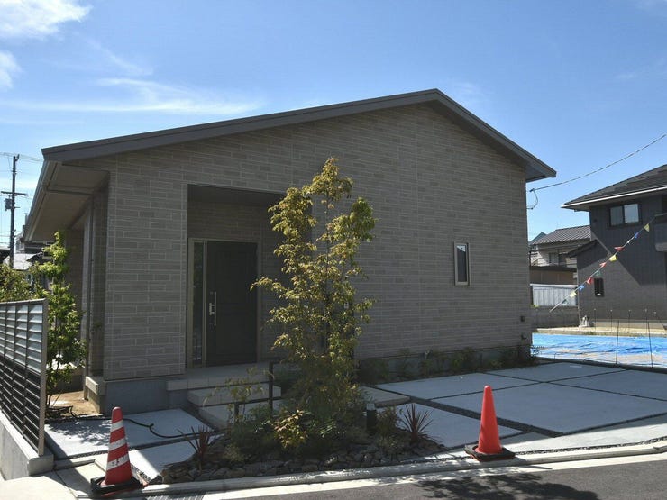外観を南東側より撮影