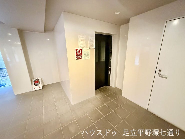 エレベーター周辺もすっきり整備され、毎日の移動を快適にサポートします。