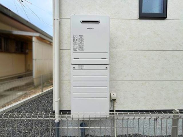 省エネ給湯器を採用しており、毎日の給湯にかかる光熱費を抑えやすいのが魅力です。環境にも家計にもやさしく、お風呂やキッチンなど毎日使う設備だからこそ、長く快適な暮らしをサポートします。