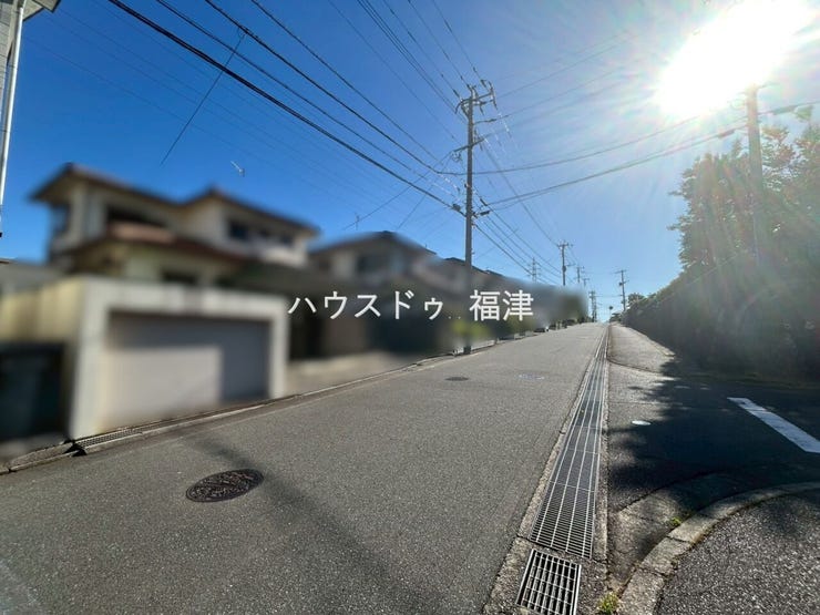 国道3号線まで車で約2分!
北九州方面、福岡方面と行きやすい立地です♪
《古賀市花鶴丘3丁目 新築戸建》