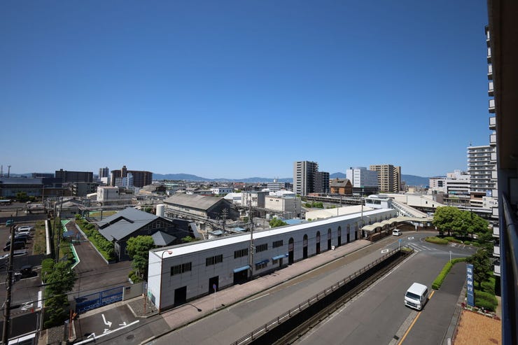 バルコニーから見えるのは開放的な四季を楽めるのびやか景色です♪駅前でこの景色はなかなかない貴重な環境です◎