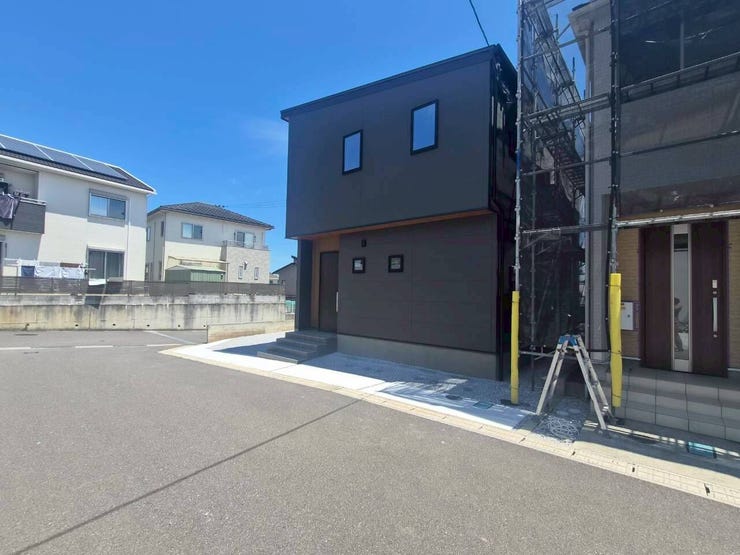 外観写真~角地です