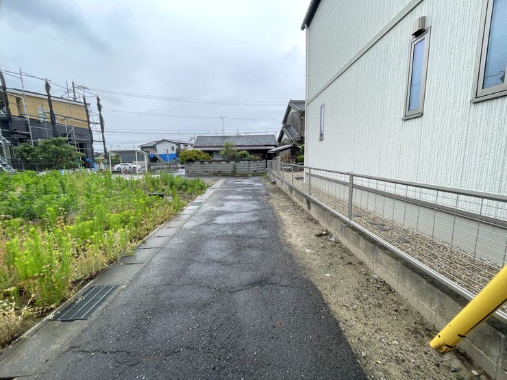 前面道路 東側