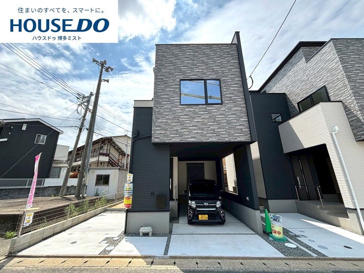 【外観】
【糟屋郡粕屋町仲原 2号棟】■仲原小学校まで歩9分■2面バルコニーの明るい間取りがオススメ♪■駐車スペース2台分。うち1台はインナーガレージ。