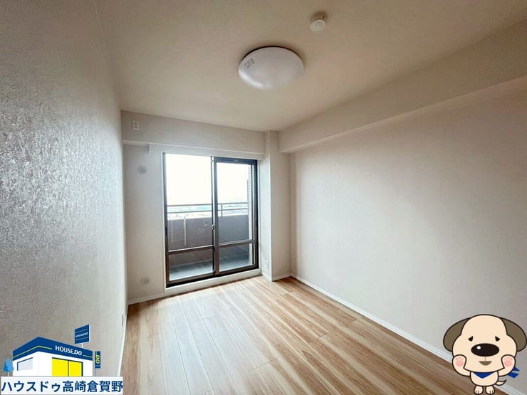 お気に入りの家具を並べて、自分らしいお部屋づくりが楽しめる洋室です。