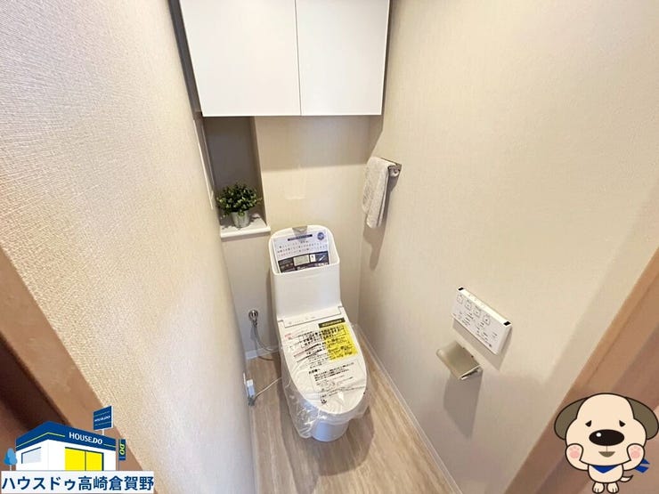 小物や芳香剤を置いて、自分好みにアレンジしたくなる空間です♪