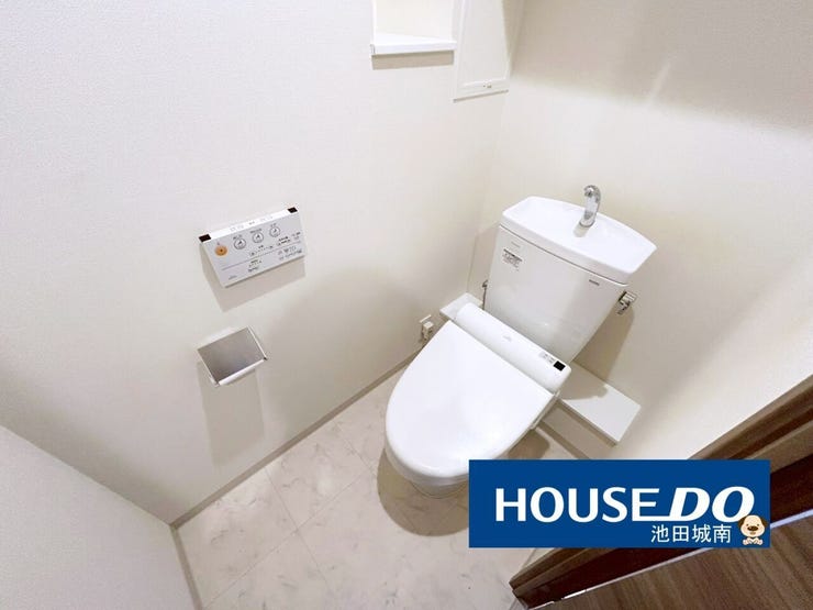 トイレです!温水洗浄便座つき!