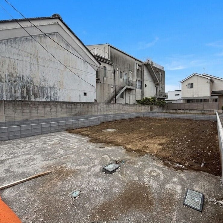 【外観写真】
【入間市駅徒歩18分】価格1799万円から!建築条件なし売地全2区画、東側11m公道に面した33坪超