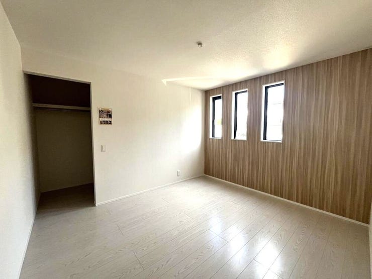 全居室が使いやすい洋室仕様で、家具のレイアウトも自由自在。寝室や子ども部屋、書斎などライフスタイルに合わせて活用できます。シンプルなデザインで、お好みのインテリアも楽しめる空間です。