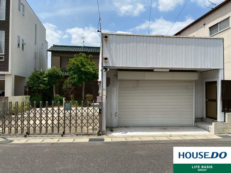 【整形地・平坦地】理想の住まいを計画しやすい、整形地・平坦地。形が整った平坦な土地は、建築の自由度が高く、効率的に家づくりを進めることができます。地面が平らで、無駄のない土地利用が可能です。