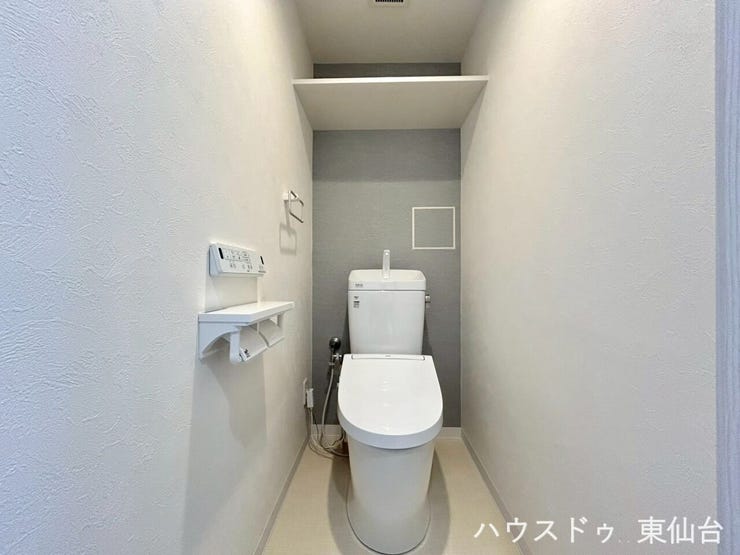 トイレはシンプルなデザインでお掃除もしやすそうです♪