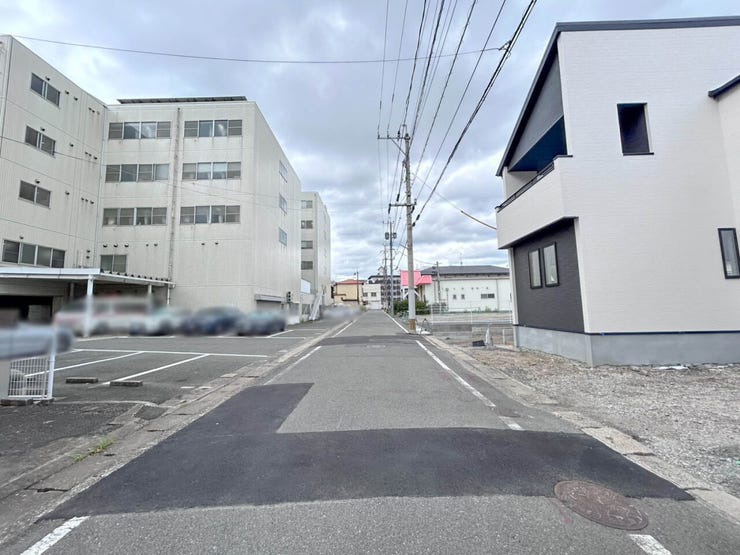 ファミリークローク♪小倉北区中井新築戸建て◎駐車場◎広め洗面脱衣所◎全室フローリング◎バルコニー