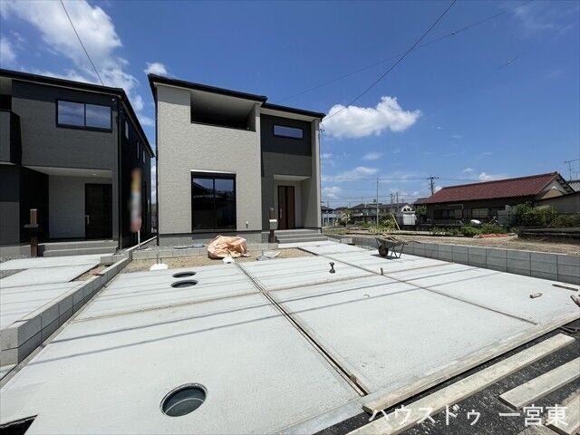 段差の少ない駐車スペースです。日々の車の出し入れも安心して行えます。